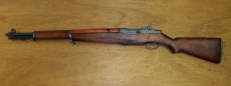 M1 Garand rifle, left side view.