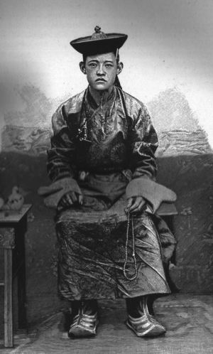 Bogd Jivzundamba Agvaanluvsanchoijinyamdanzanvanchüg, Bogd Khan of Mongolia, from https://en.wikipedia.org/wiki/File:BogdKhan.jpg