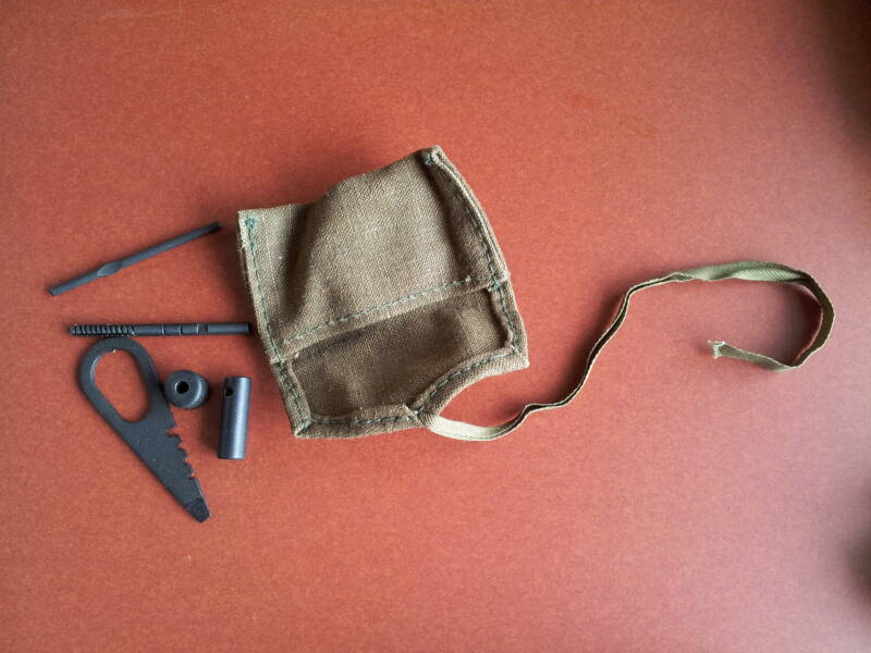 Contents of the pouch of cleaning tools